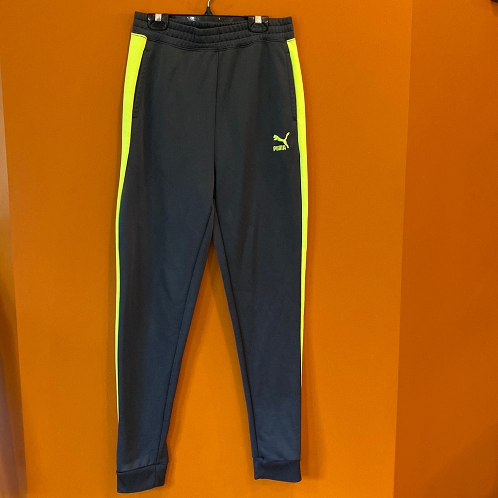 Puma men’s activewear size extra large for young men’s, 18 to 20 years.